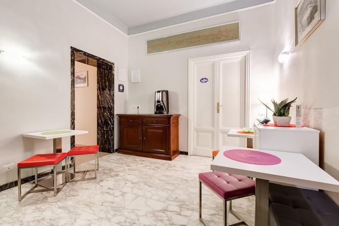 Imagen de los interiores del B&B Bandb 2 Passi Al Colosseo. Foto 19