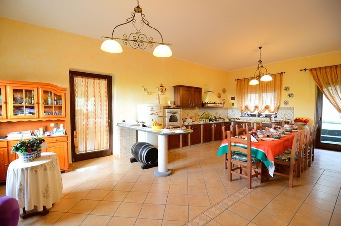 Imagen del bar/restaurante del B&B Bandb Dimora Dell'etna. Foto 4