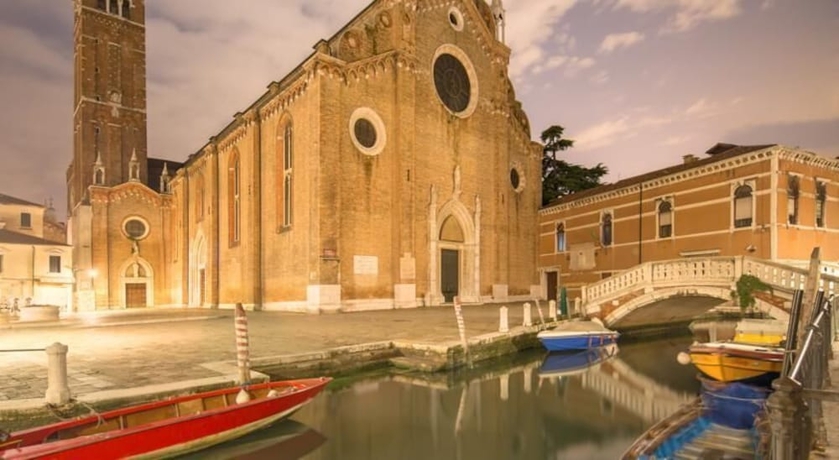 Imagen de la piscina del B&B Bandb Leonardo. Foto 19