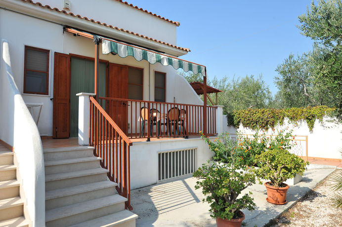 Imagen de los exteriores del B&B Bandb Lido Dei Pini. Foto 6
