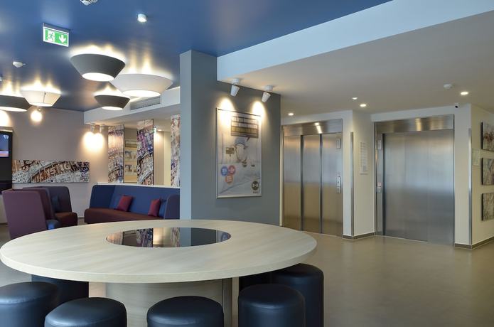 Imagen de los interiores del B&B Berlin Alexanderplatz. Foto 16