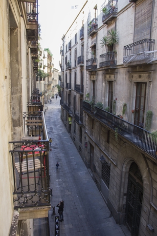 Imagen de los exteriores del B&B Brun Barcelona. Foto 13