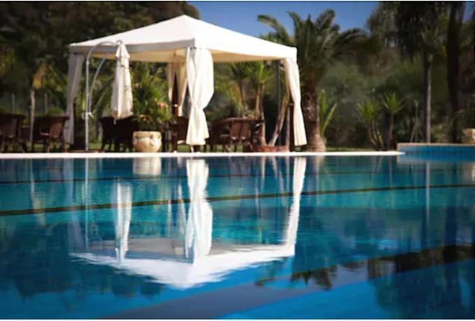 Imagen de la piscina del B&B Castello D'Urso Somma. Foto 18