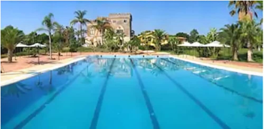 Imagen de la piscina del B&B Castello D'Urso Somma. Foto 19