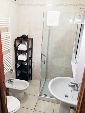 Imagen de la habitación del B&B Central Station, Turín. Foto 12