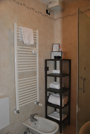 Imagen de la habitación del B&B Central Station, Turín. Foto 15