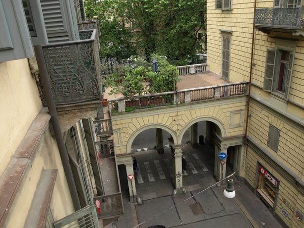 Imagen de los exteriores del B&B Central Station, Turín. Foto 18