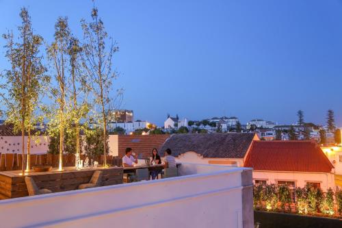 Imagen de los exteriores del B&B Col&eacute;gio Charm House. Foto 13