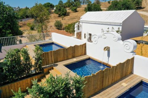 Imagen de los exteriores del B&B Col&eacute;gio Charm House. Foto 15