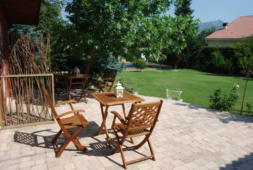 Imagen de los exteriores del B&B Concha, Becerril de la Sierra. Foto 12