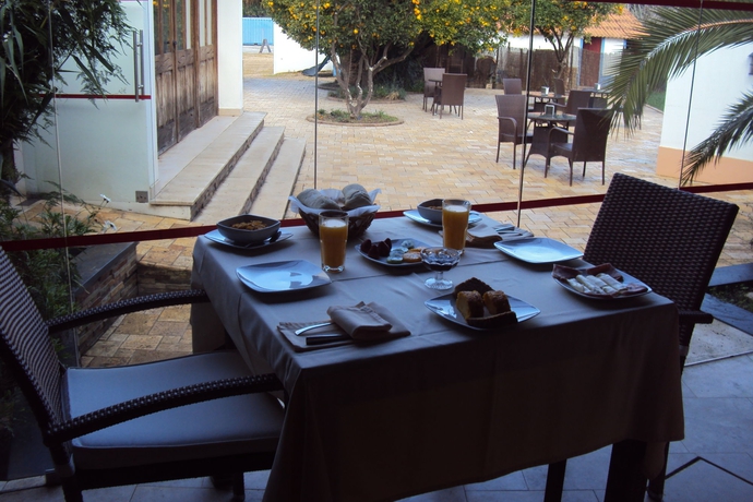 Imagen del bar/restaurante del B&B D. Maria. Foto 2
