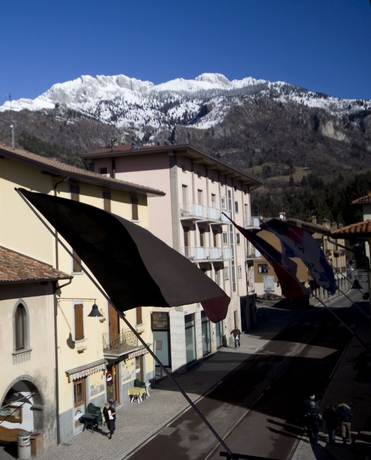 Imagen de los exteriores del B&B Edelweiss, Ronchi. Foto 13