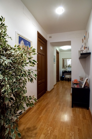 Imagen de los interiores del B&B El Dorado Vatican. Foto 16