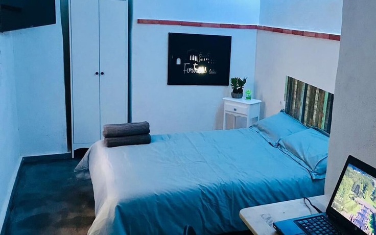 Imagen de la habitación del B&B Fortress Jacuzzi Suites. Foto 13