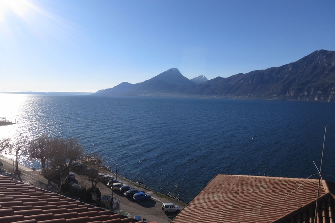 Imagen de los exteriores del B&B Garda Family House. Foto 11