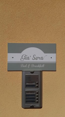 Imagen general del B&B Gi&agrave; Sera Bed and Breakfast. Foto 5