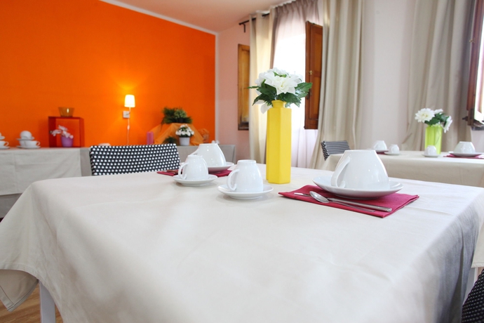 Imagen de los interiores del B&B Golden Mile Bed & Breakfast. Foto 14