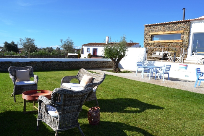 Imagen de los exteriores del B&B Herdade Dos Castelejos. Foto 10