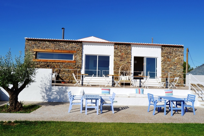 Imagen de los exteriores del B&B Herdade Dos Castelejos. Foto 11