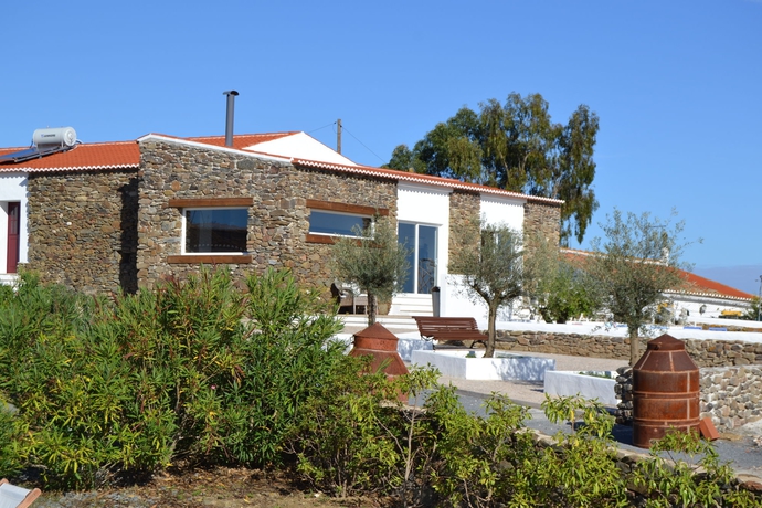 Imagen de los exteriores del B&B Herdade Dos Castelejos. Foto 13