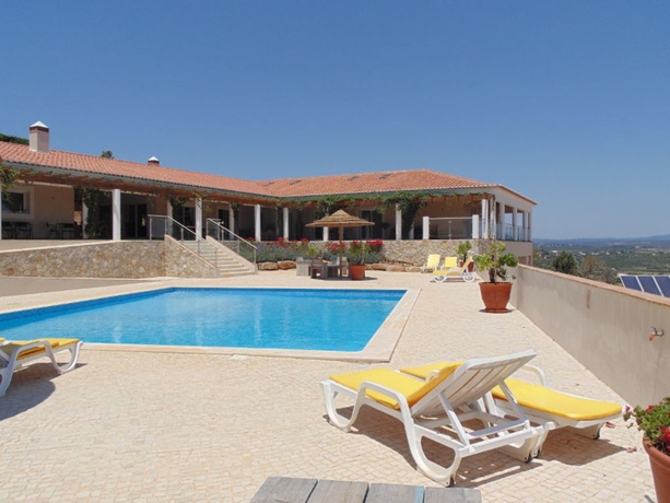 Imagen de la piscina del B&B Herdade dos Frades. Foto 7