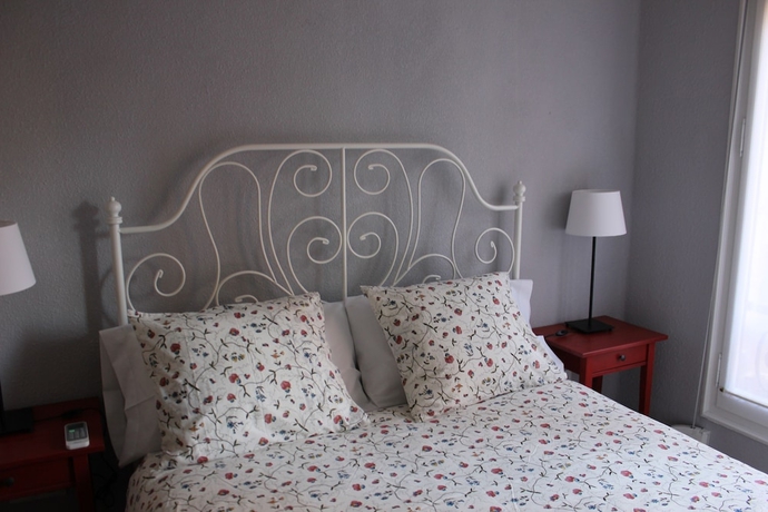 Imagen de la habitación del B&B Hi Valencia Cánovas. Foto 3