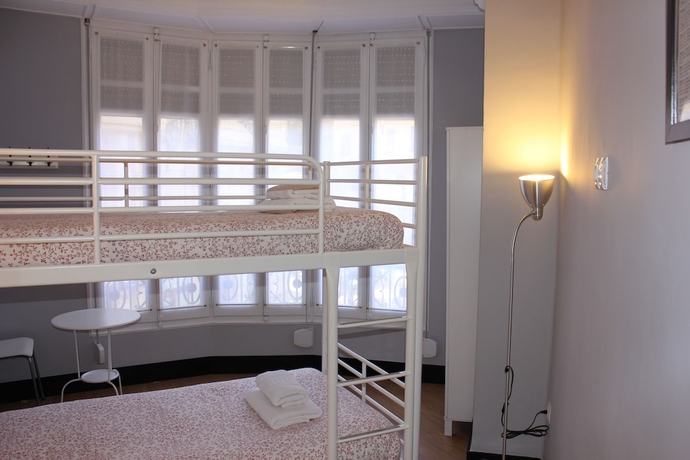 Imagen de la habitación del B&B Hi Valencia Cánovas. Foto 17