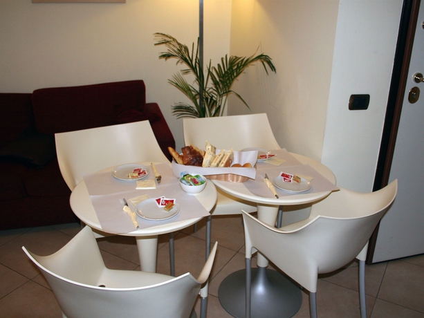 Imagen del bar/restaurante del B&B Holiday A San Pietro. Foto 3