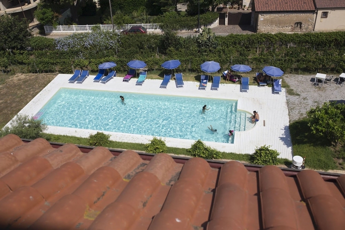 Imagen de la piscina del B&B Il Cavaliere. Foto 19
