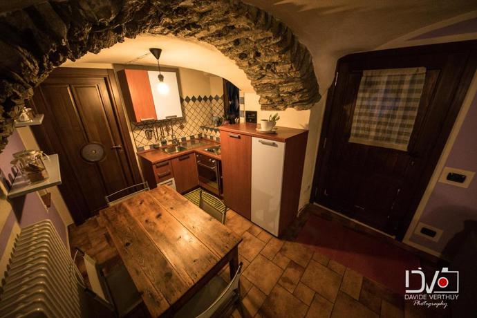 Imagen de los interiores del B&B Il Girasole, Aosta. Foto 9