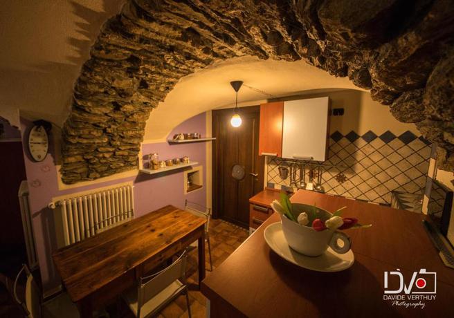Imagen de los interiores del B&B Il Girasole, Aosta. Foto 10