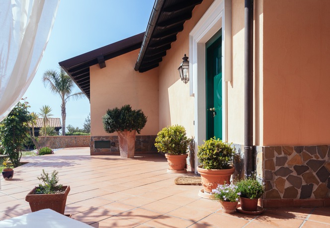 Imagen de los exteriores del B&B Il Mirto Bed and Breakfast. Foto 14