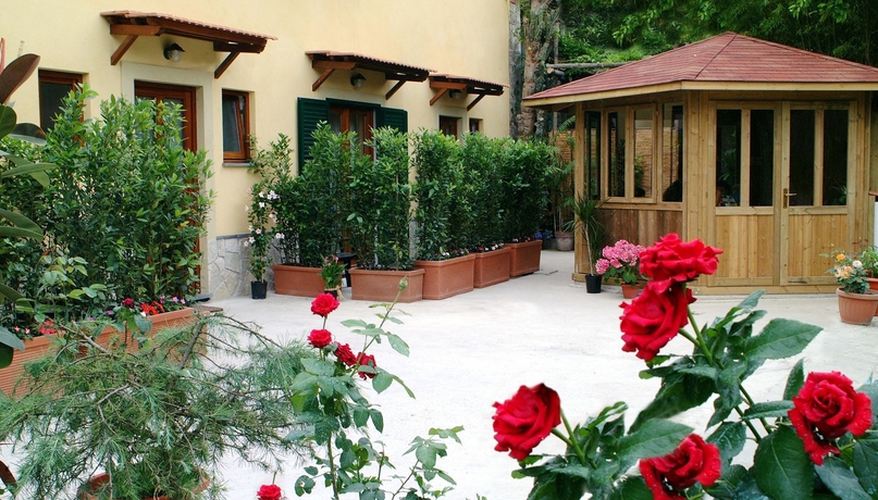 Imagen de los exteriores del B&B Il Roseto Resort. Foto 14