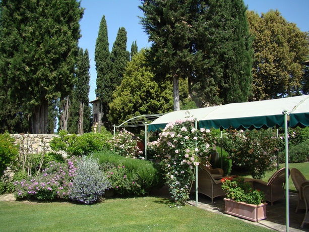 Imagen de los exteriores del B&B La Canonica di Cortine. Foto 4