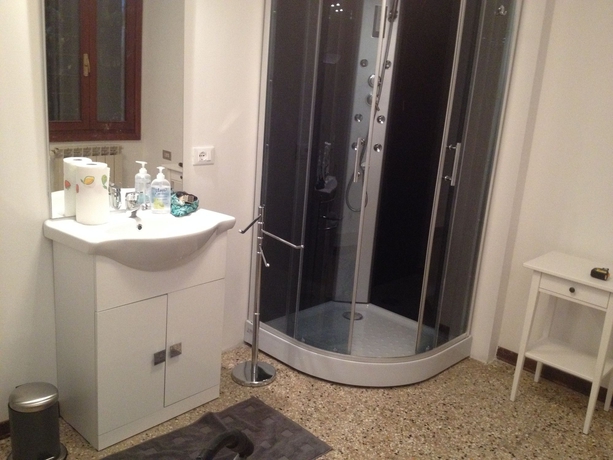 Imagen de la habitación del B&B La Fenice, Venecia. Foto 7