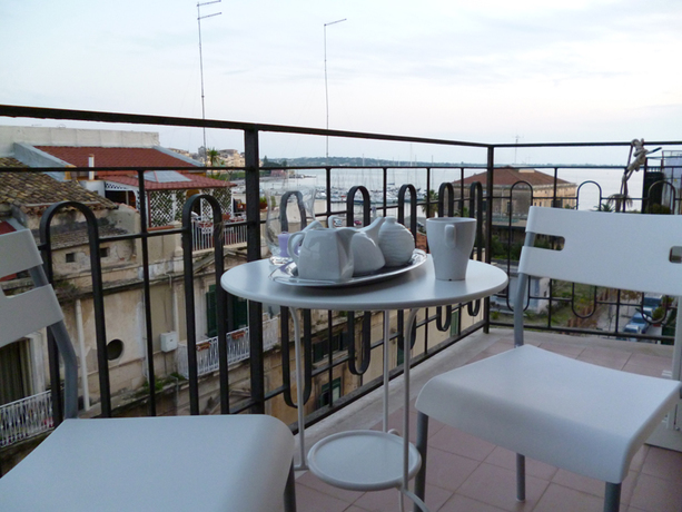 Imagen del bar/restaurante del B&B Le Grand Bleu, Siracusa. Foto 3