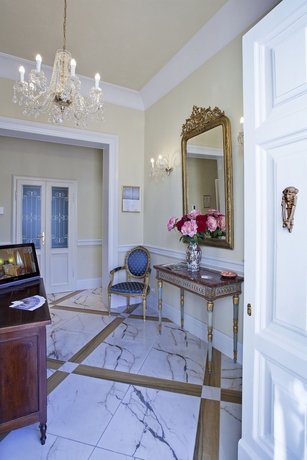 Imagen de los interiores del B&B Lucca In Azzurro Maison De Charme. Foto 13
