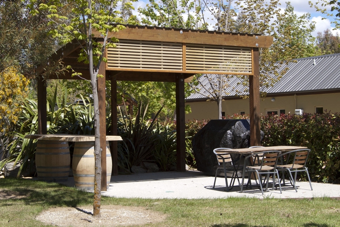 Imagen de los exteriores del B&B Maple Lodge. Foto 9