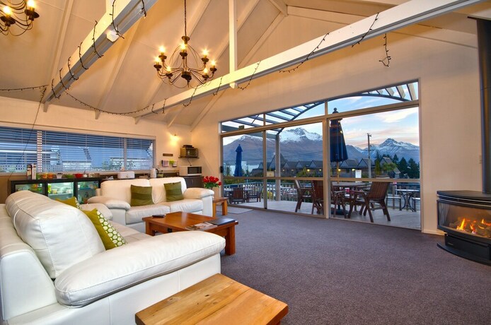 Imagen del bar/restaurante del B&B Melbourne Lodge, Queenstown. Foto 12