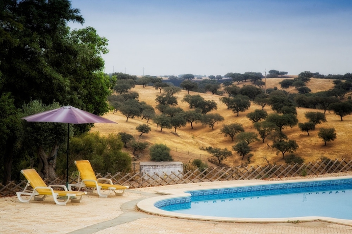 Imagen de la piscina del B&B Monte Da Corte Ligeira. Foto 17