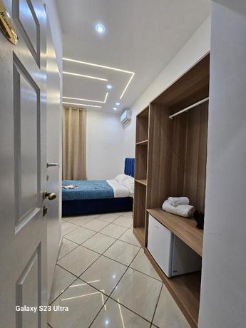 Imagen de la habitación del B&B Napoli Centrale Room and Jacuzzi. Foto 14