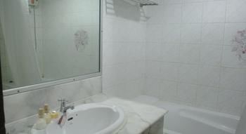 Imagen de la habitación del B&B Oriental Smile Hotel. Foto 4