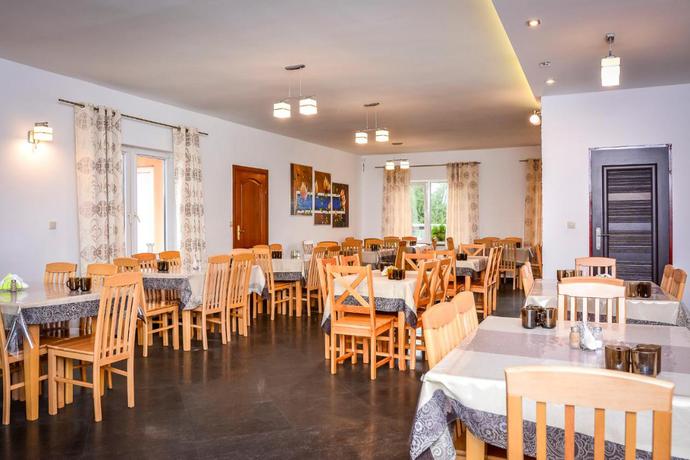 Imagen del bar/restaurante del B&B Ośrodek Wczasowo-Kolonijny Bazylak Rewal. Foto 2