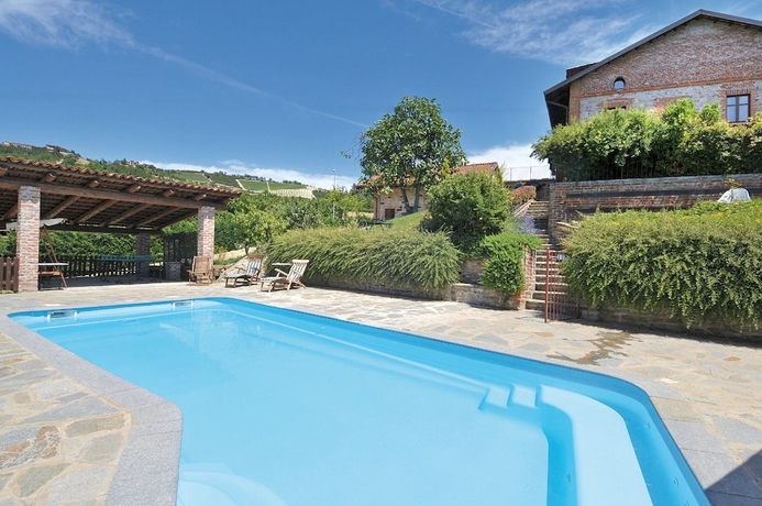 Imagen de la piscina del B&B Osteria Del Maiale Pezzato. Foto 17