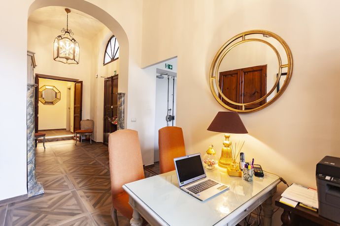 Imagen de los interiores del B&B Palazzo Martellini Residenza D'epoca. Foto 14
