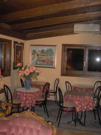 Imagen del bar/restaurante del B&B Residence Santa Fara. Foto 2