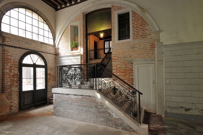 Imagen de los exteriores del B&B Riva De Biasio. Foto 13