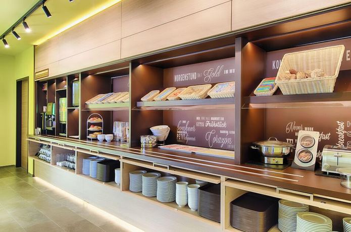 Imagen del bar/restaurante del B&B Rust-Ettenheim. Foto 6