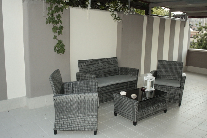 Imagen de los exteriores del B&B St. John Villa. Foto 12