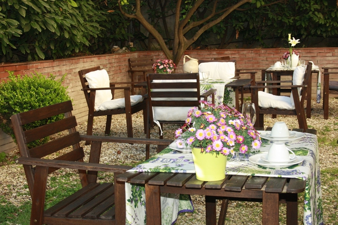 Imagen de los exteriores del B&B St. John Villa. Foto 13